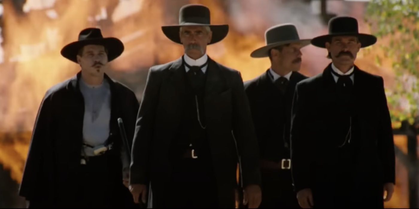 Val Kilmer como Doc Holiday, Sam Elliott como Virgil Earp, Bill Paxton como Morgan Earp, e Kurt Russell como Wyatt Earp em Tombstone