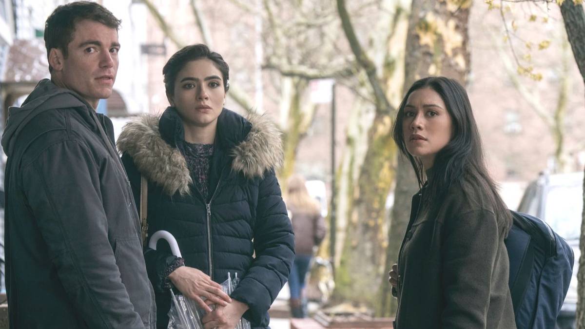 The Night Agent Season 3 Will Lose Key Cast Member (& It Will Thrill Fans)