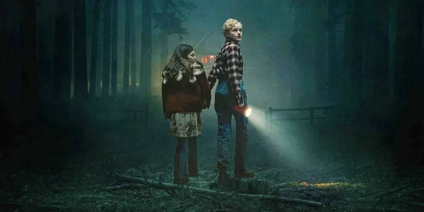 Matilda Firth as Ginger and Julia Garner as Charlotte in Wolf Man.