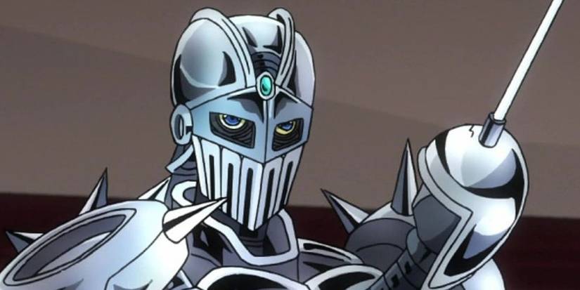 Le stand de Polnareff, Silver Chariot, tient son épée dans JoJo's Bizarre Adventure.
