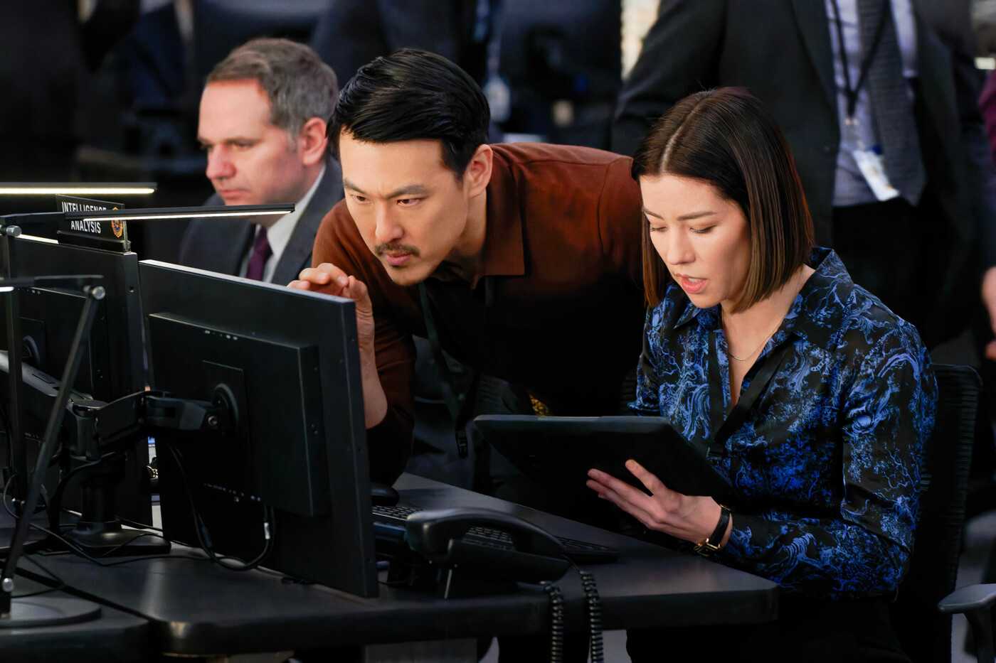 Fbi Typing At Computer FBI Season 7, Episode 11 Review: A Basic Story That Runs Out of Time