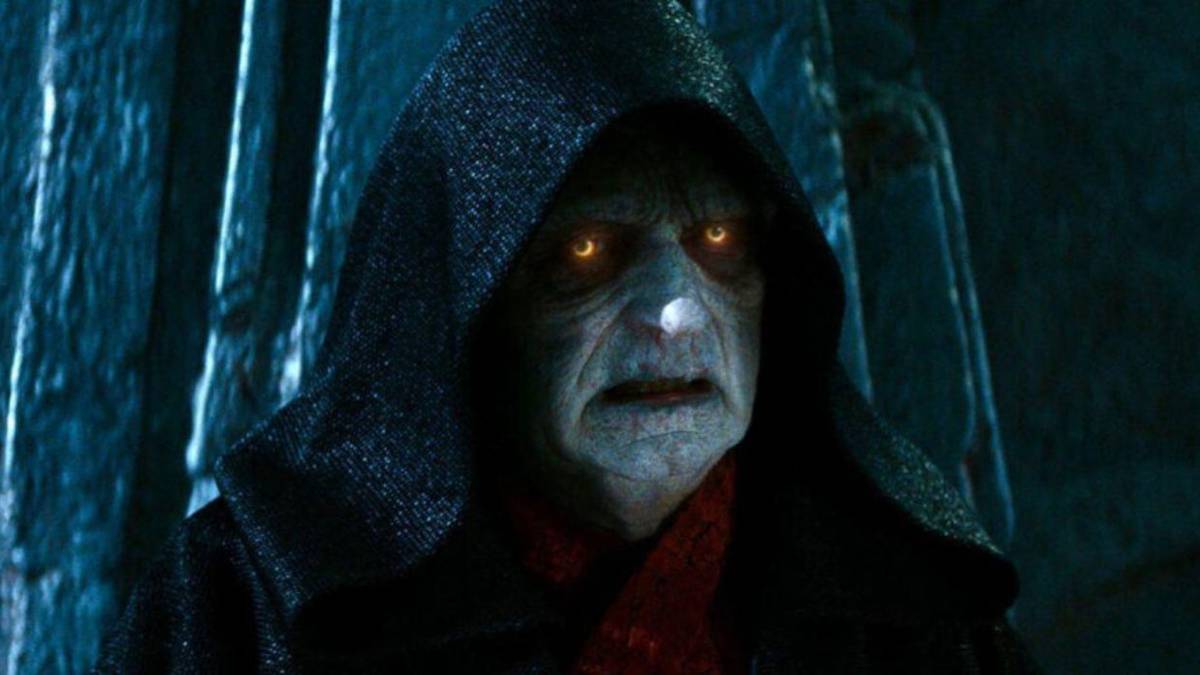 Palpatine’s Return Explained: Star Wars Solves a 26-Year Mystery Palpatine’s Return Explained: Star Wars Solves a 26-Year Mystery
