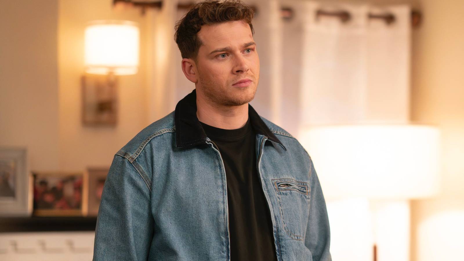 Buck Actor 'Can't Believe That's for Network TV': 9-1-1 Season 8's 'Really Big and ...