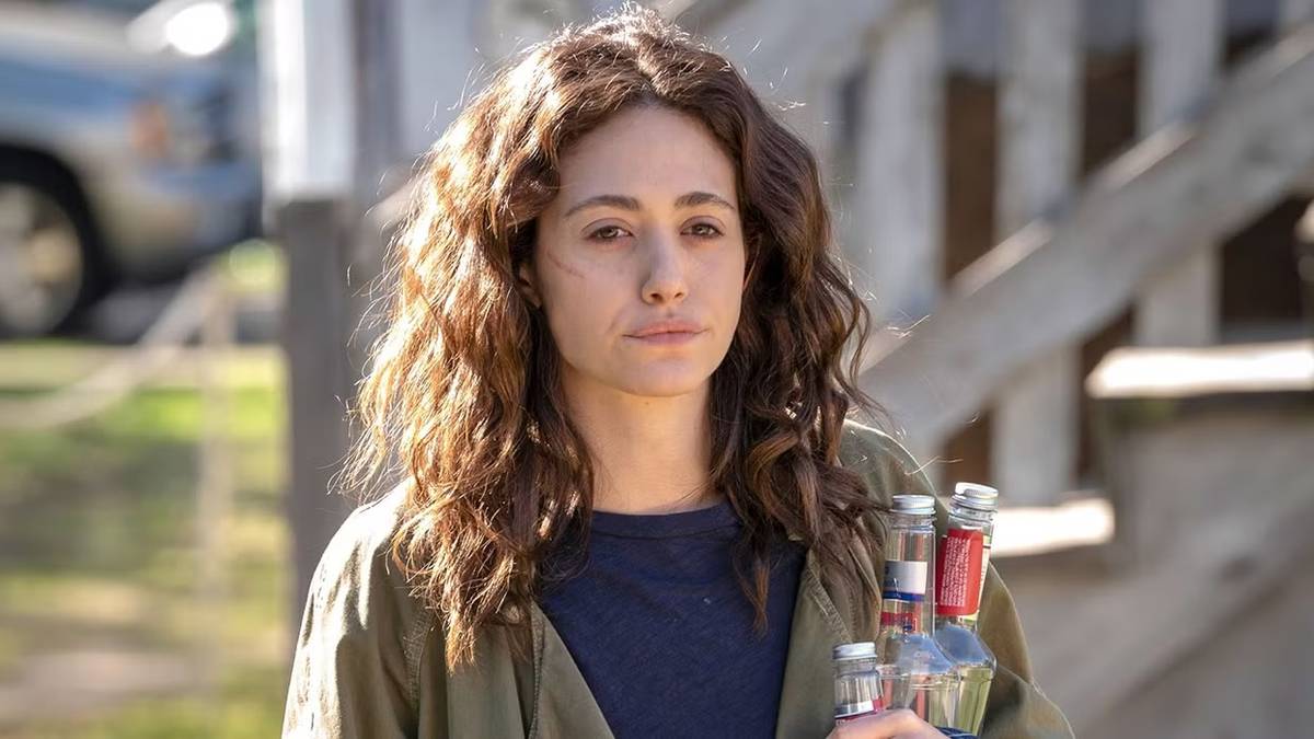 Shameless Star Emmy Rossum in Talks to Lead Hulu Series Based on 38 ...