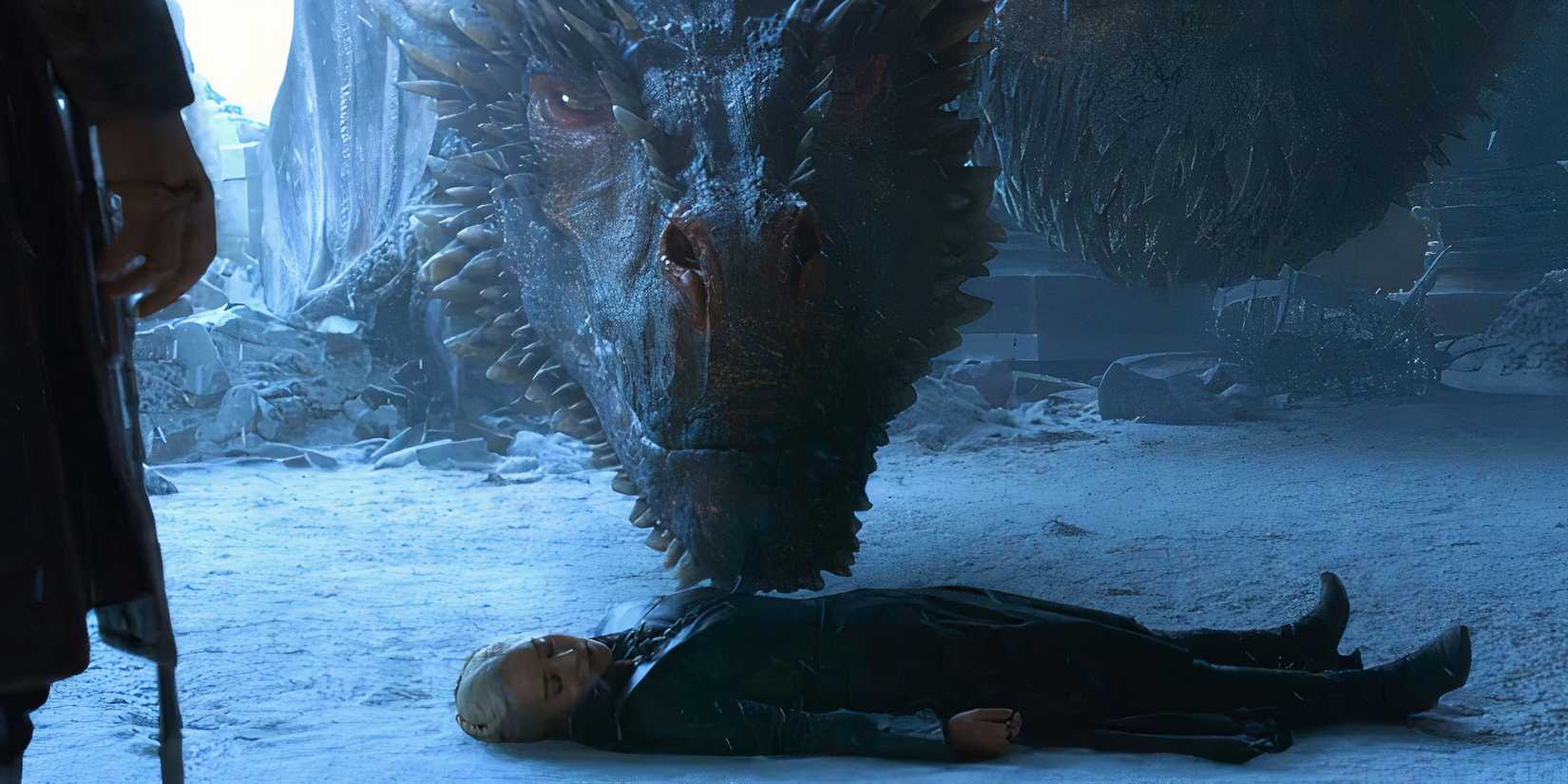 Drogon finds the lifeless body of his mother Daenerys Targaryen