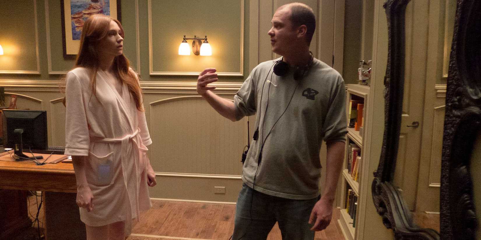 Mike Flanagan directing Karen Gillian on the set of Oculus