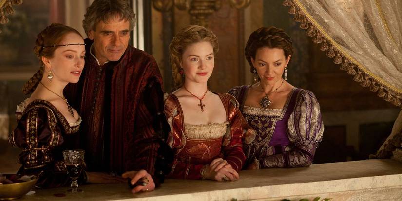 Guilia, Pope Alexander, Lucrezia and Vanozza looking over a balcony