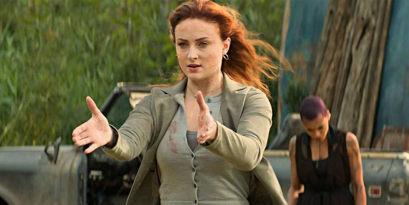 Sophie Turner uses her powers as Jean Grey in Dark Phoenix