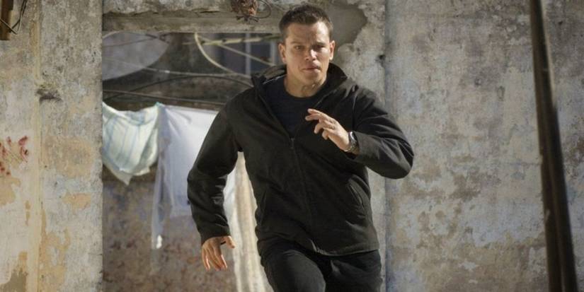 Matt Damon as Jason Bourne running in The Bourne Ultimatum (2007)