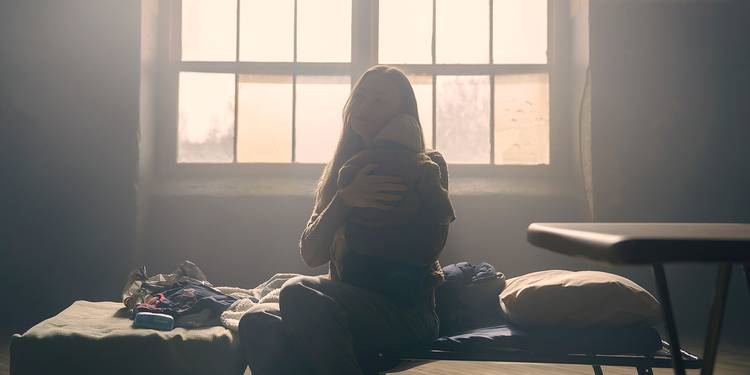 The Handmaid's Tale Serena Scene in Season 6 Secretly Referenced The First Episode (& Offred's Own Words) The Handmaid's Tale Serena Scene in Season 6 Secretly Referenced The First Episode (& Offred's Own Words)
