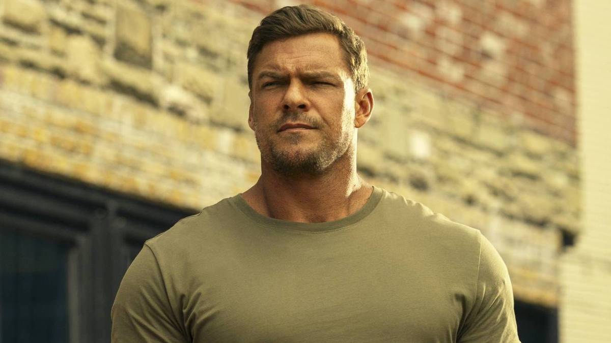Alan Rittchson Alan Ritchson’s Reacher Quietly Fixed a Decade-Old Lee Child Problem