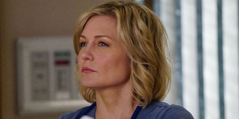 Amy Carlson in a scene as Linda Reagan on Blue Bloods.