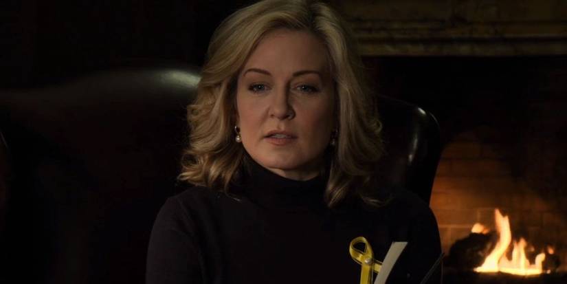 Amy Carlson as Amanda Pressman in The Society.