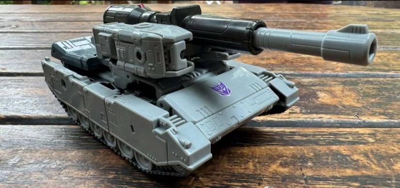 Transformers Studio Series '86 Megatron in tank mode.