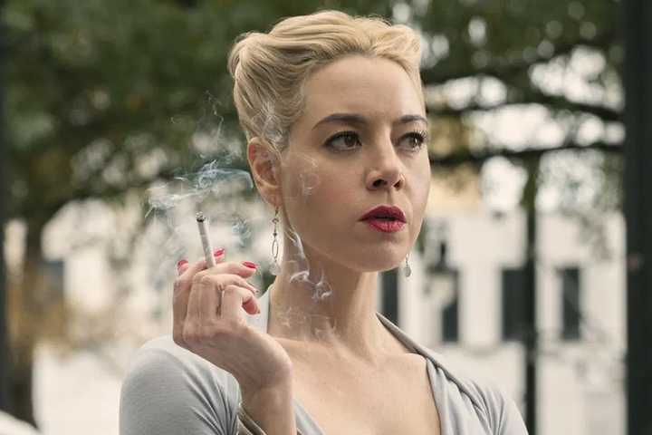aubrey plaza smoking cigarette Photos Aubrey Plaza smoking Blank Template