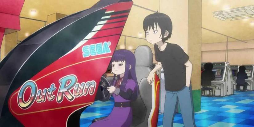 Haruo watches Akira play an arcade game in Hi Score Girl.