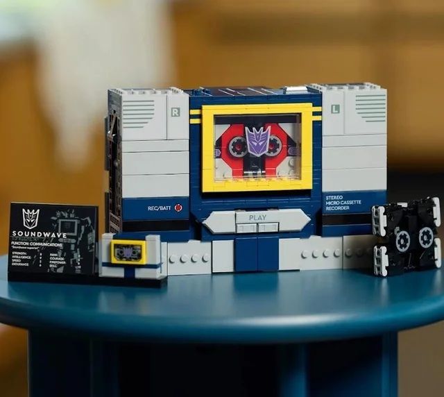 Transformers Fans Get First-Look Reveal at New LEGO Decepticon