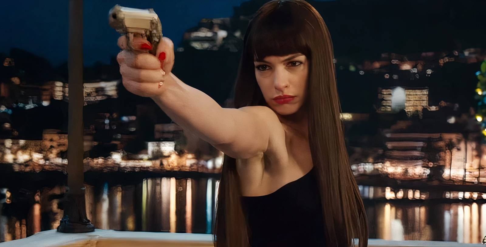 anne hathaway the hustle black dress 6 Years Later, Anne Hathaway's Panned Heist Remake Finds New Life on  Streaming