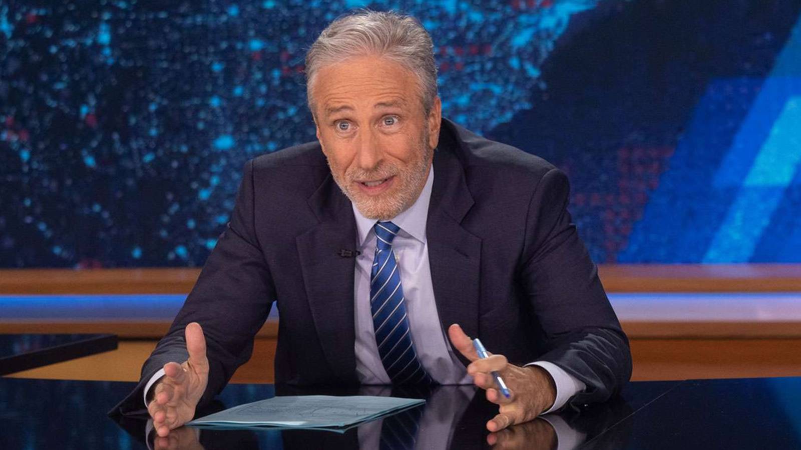 Jon Stewart Steps In to Host The Daily Show After Jimmy Kimmel Suspension