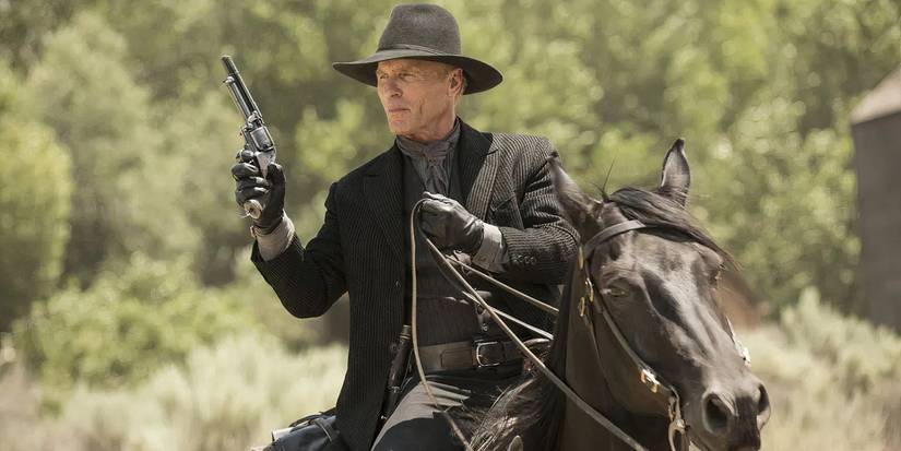 William battles other players in Westworld.