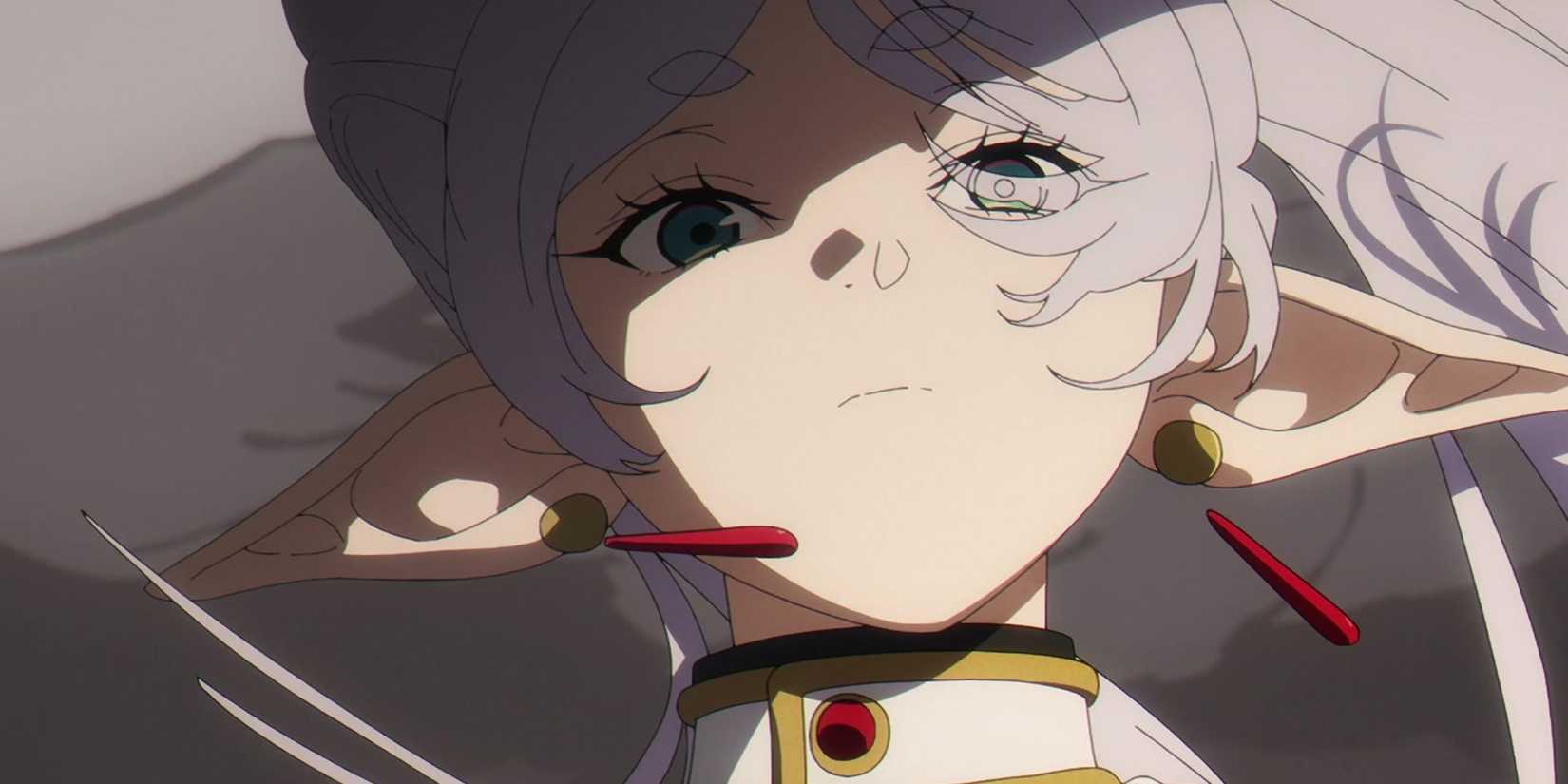 FRIREN looks at his opponent with an empty expression in FRIÈRE: Beyond Journey's End.