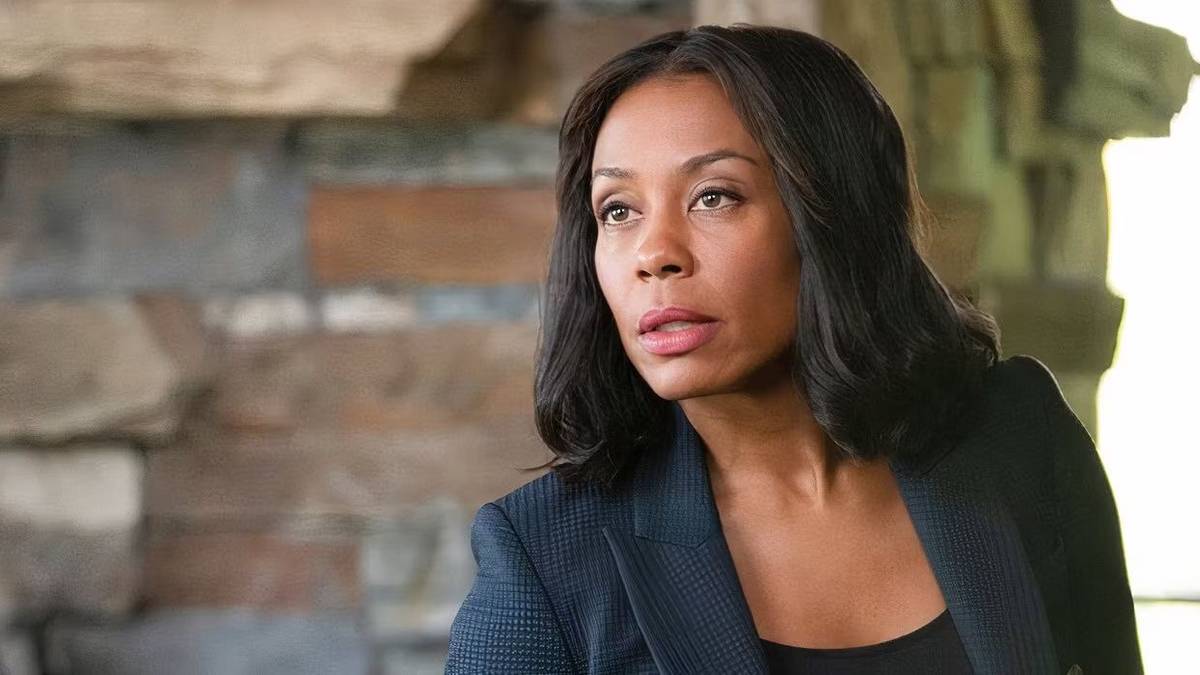 Willa Hayes looks concerned in Yellowstone