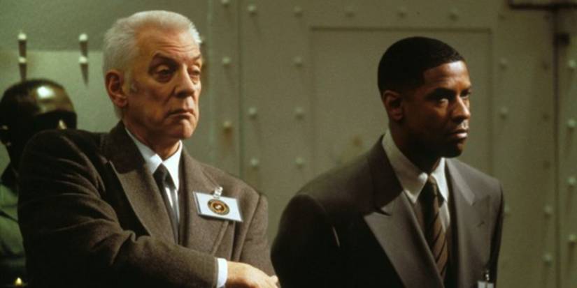 Denzel Washington and Donald Sutherland in Fallen