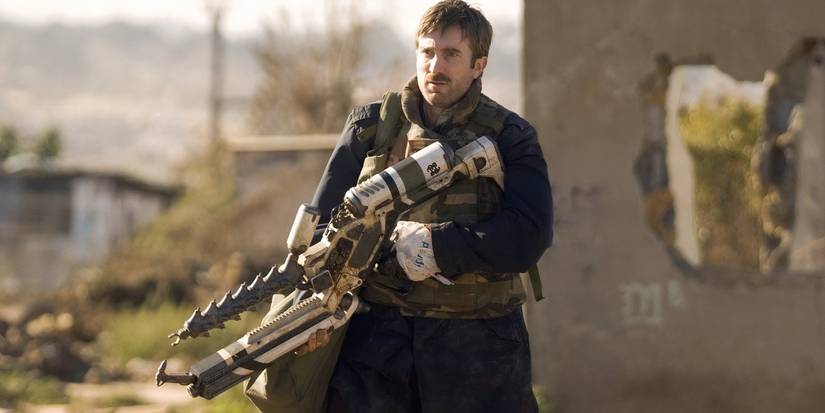 Wikus is on the run in District 9.