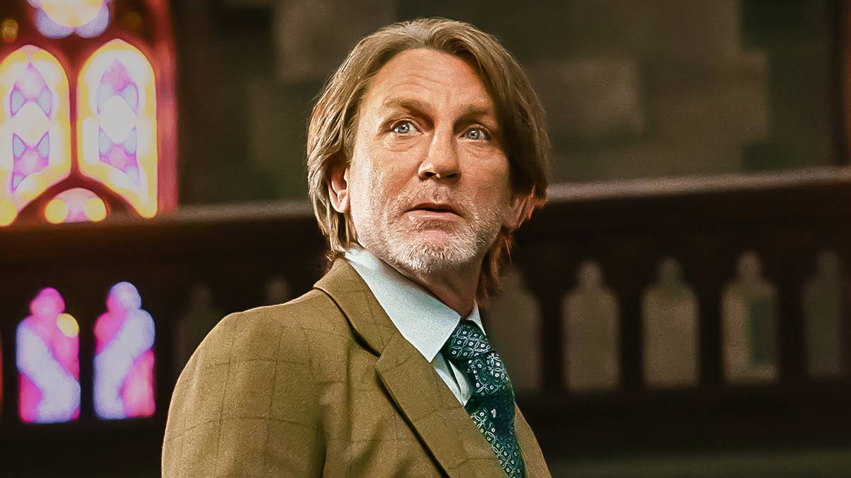 Benoit Blanc (Daniel Craig) appears in Wake Up Dead Man: A Knives Out Mystery