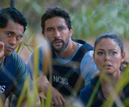 Officers crouched in NCIS: Hawai'i