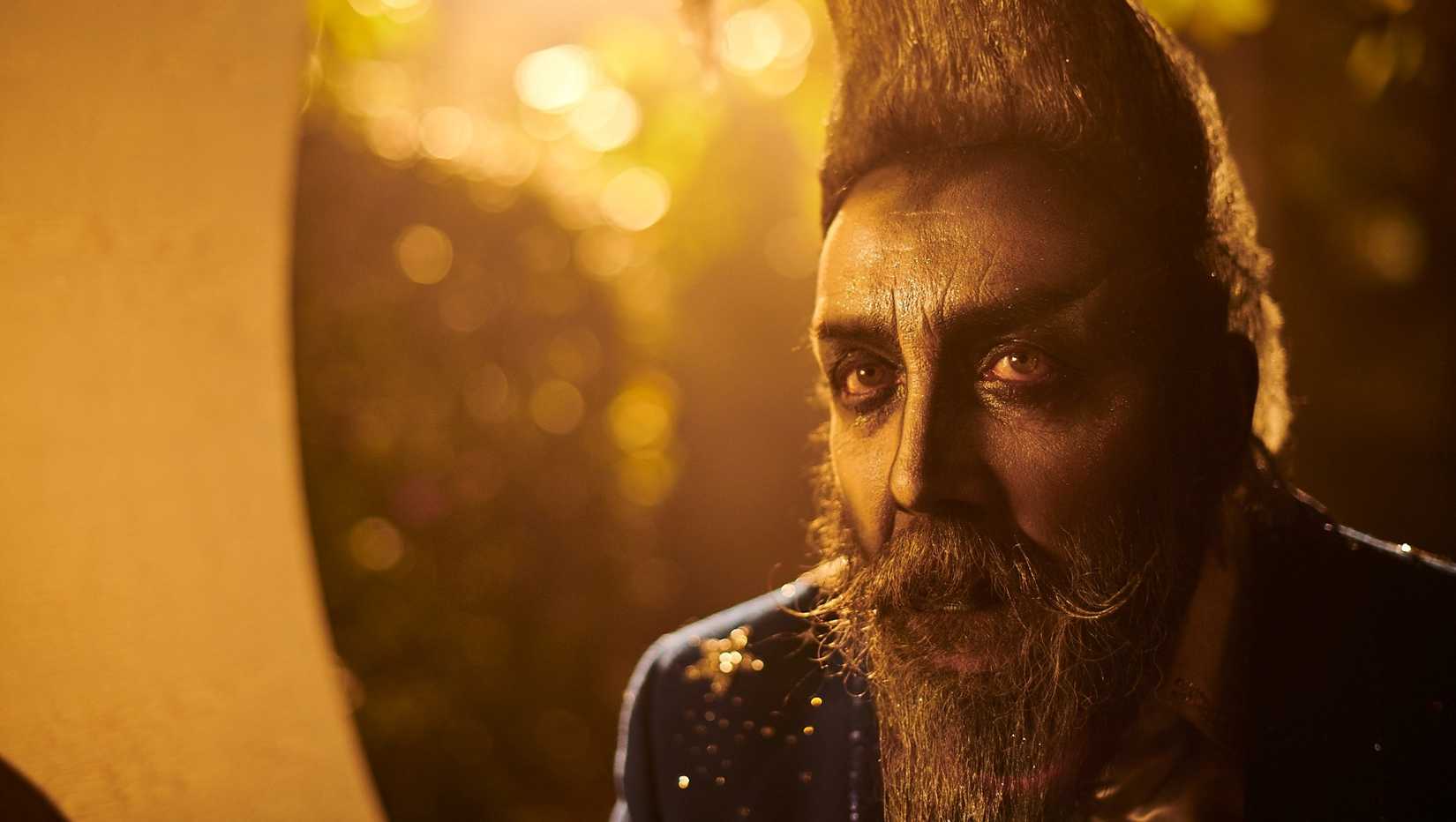 Alan Moore as Frank Metterton in The Show