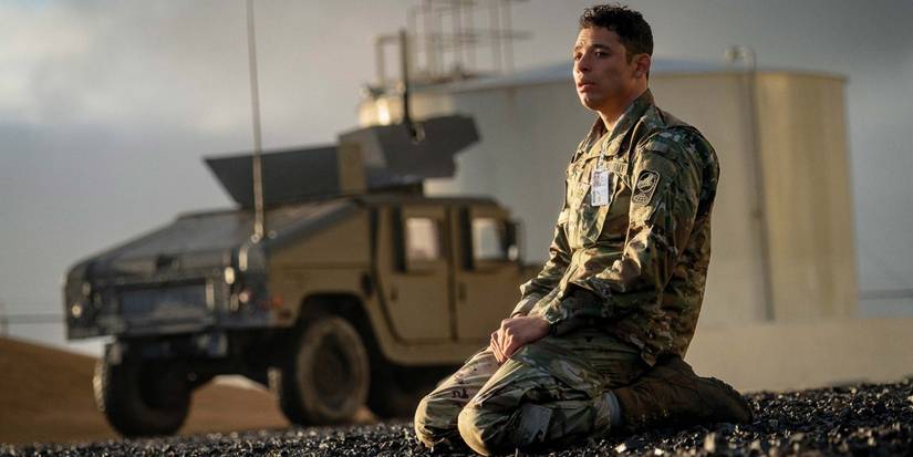 Major Daniel Gonzalez falls to his knees in A House of Dynamite