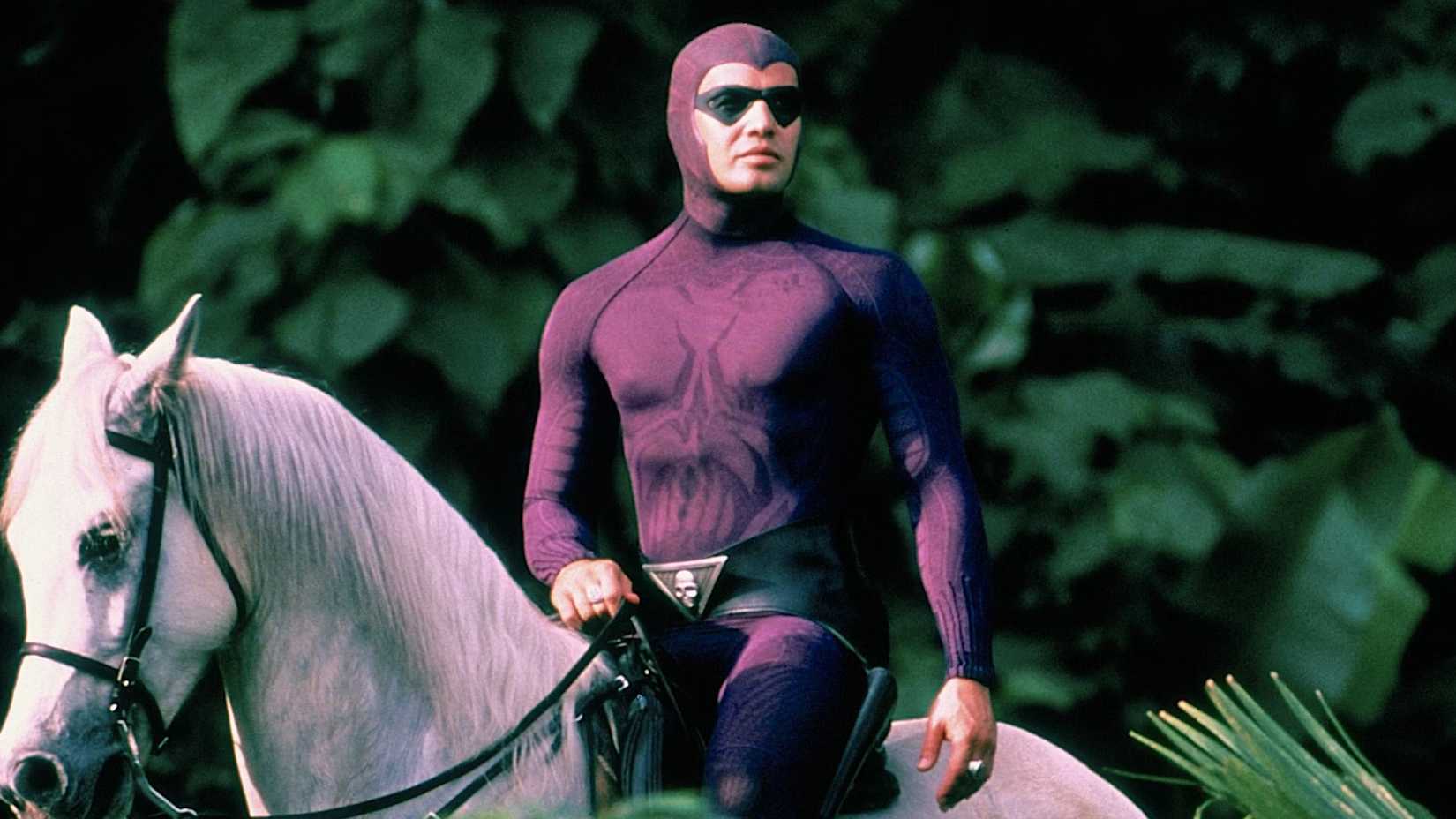 Billy Zane as Kit Walker on a horse in The Phantom