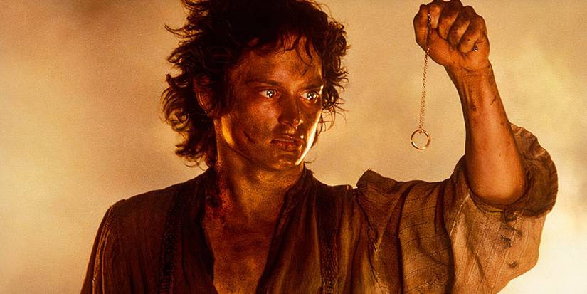 فرودو حلقه را در کوه نابودی نگه داشته است