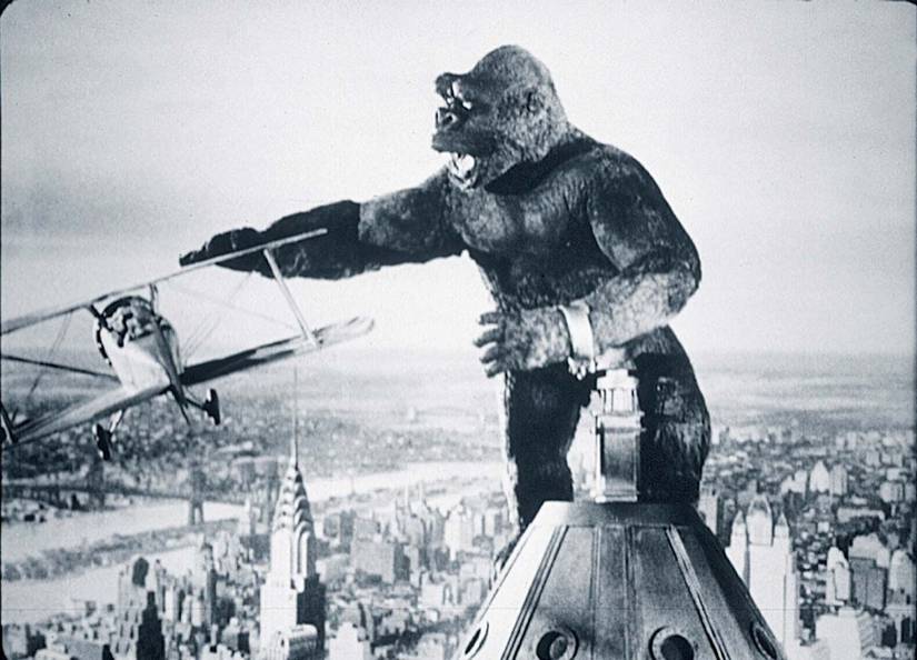 King Kong hits planes