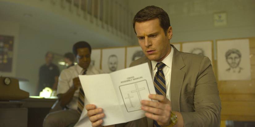 Ford watches a religious pamphlet in season 2 of MINDHUNTER