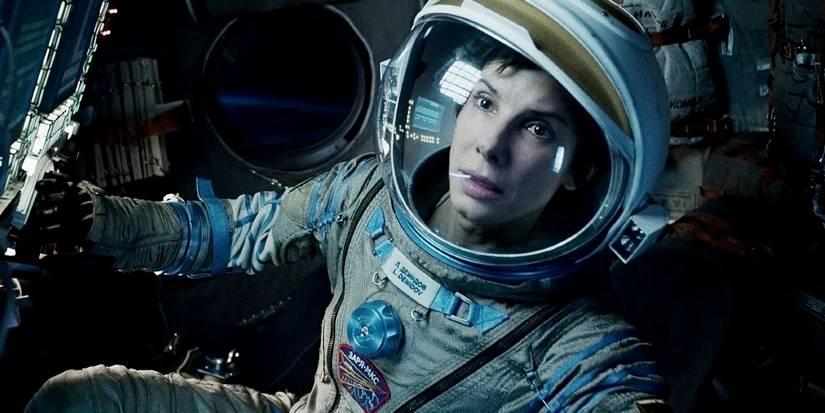 Ryan terlihat khawatir di Gravity (2013)