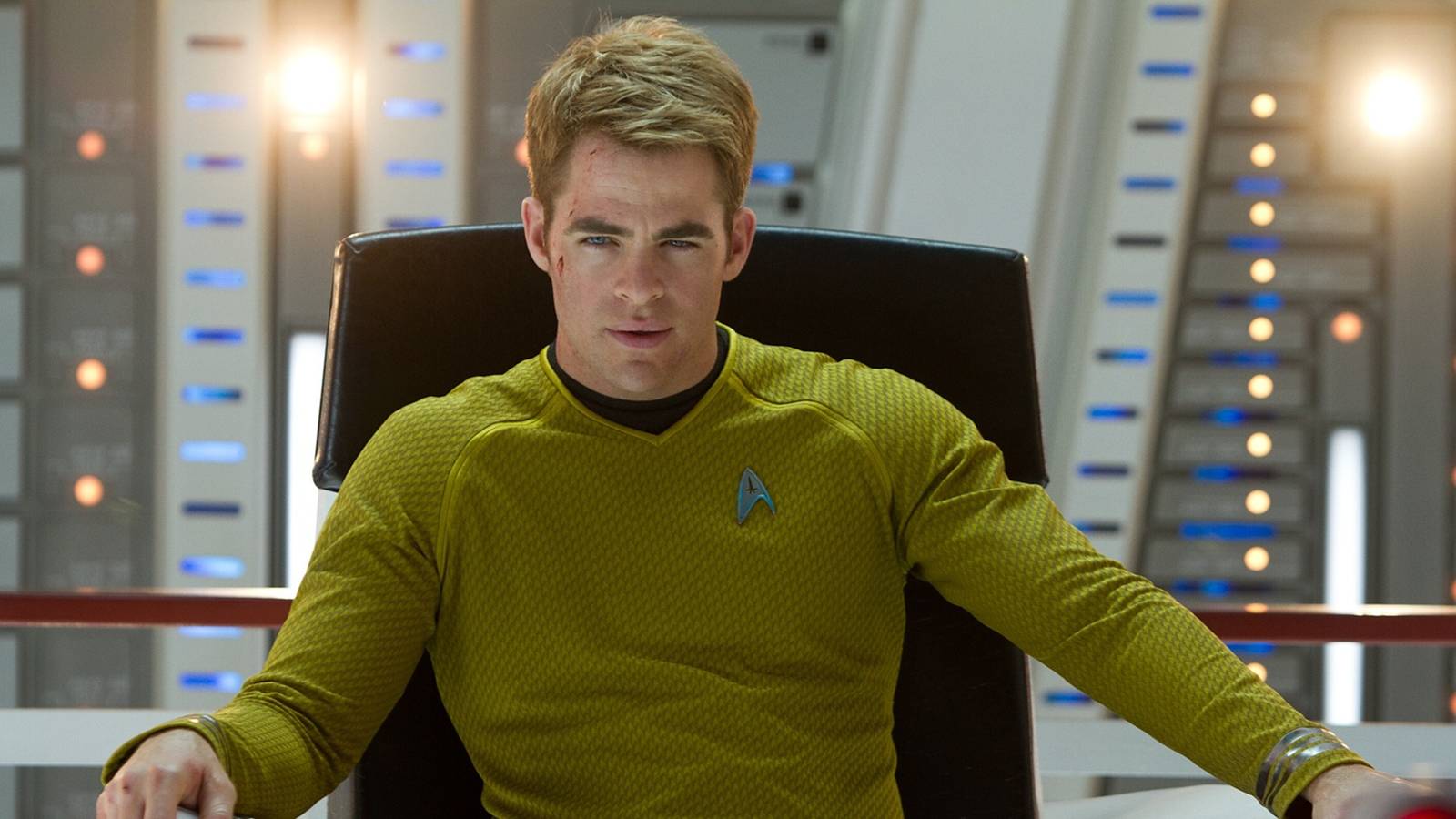 Star Trek Writer Explains What's Different About Their Replacement Captain Kirk, And It's Genius/Insane