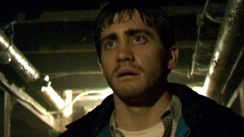 Robert Graysmith looking nervous in a basement in Zodiac