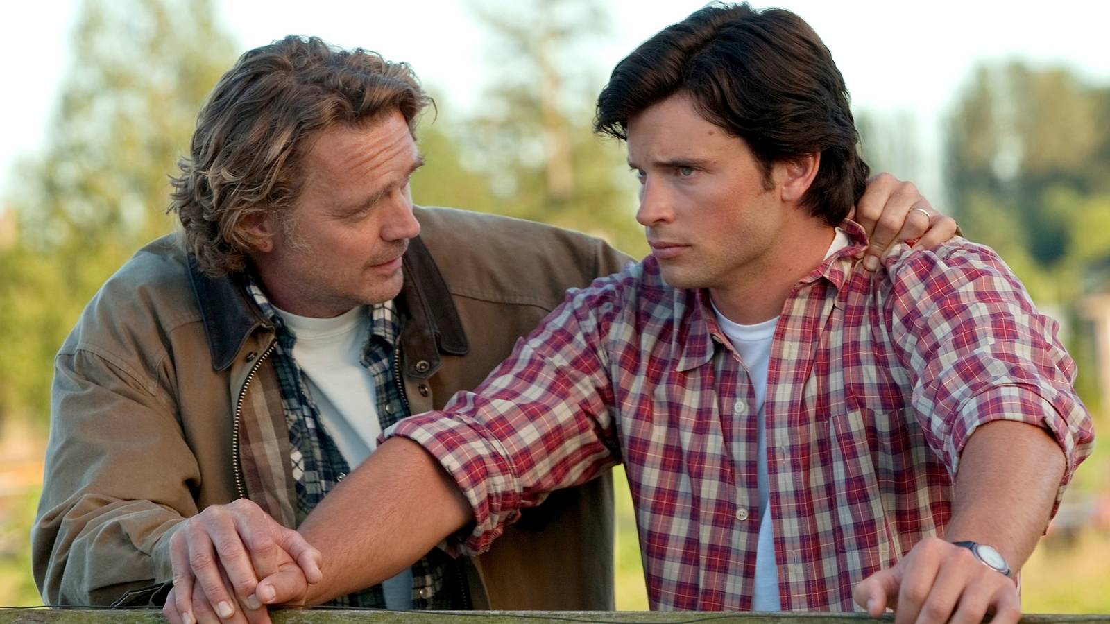 Upcoming Smallville Sequel Just Got A Disappointing Update