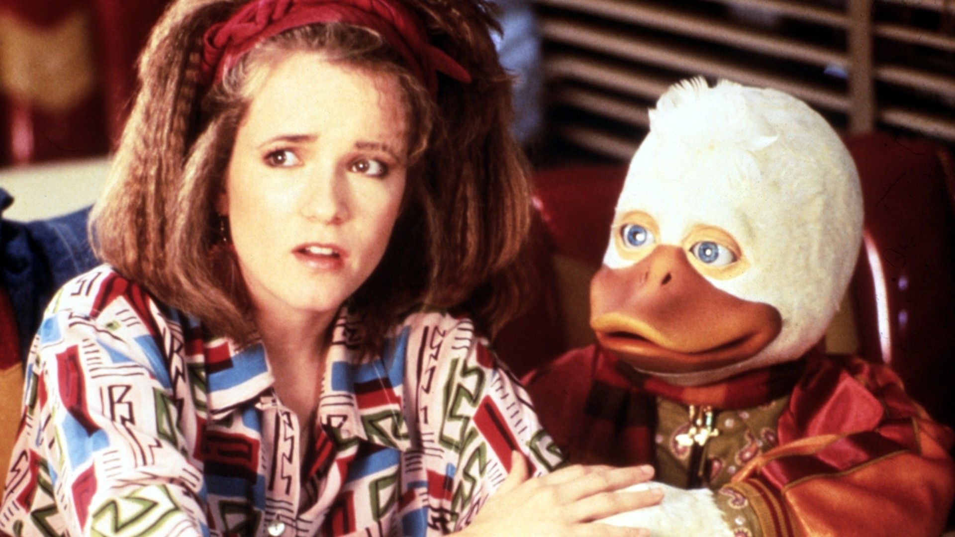 Howard the Duck screenshot featuring Lea Thompson and Howard the Duck