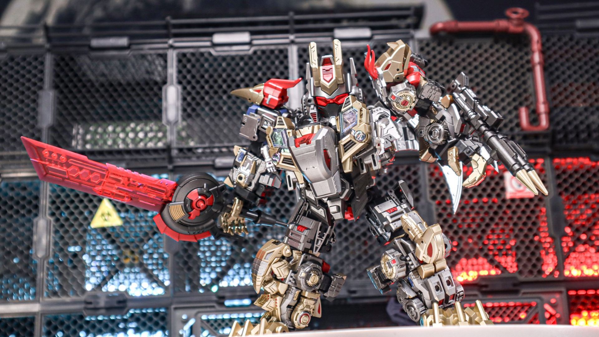 Transformers Fans Get First-Look Reveal at New Dinobot Combiner
