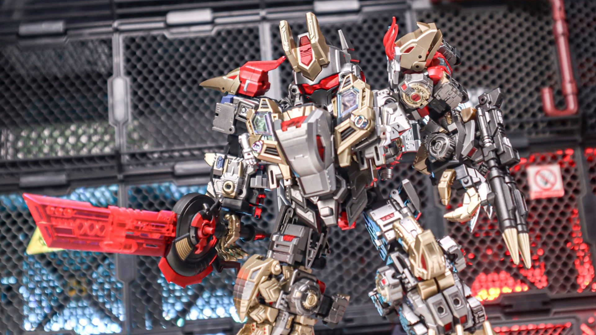 Transformers Fans Get First-Look Reveal at New Dinobot Combiner