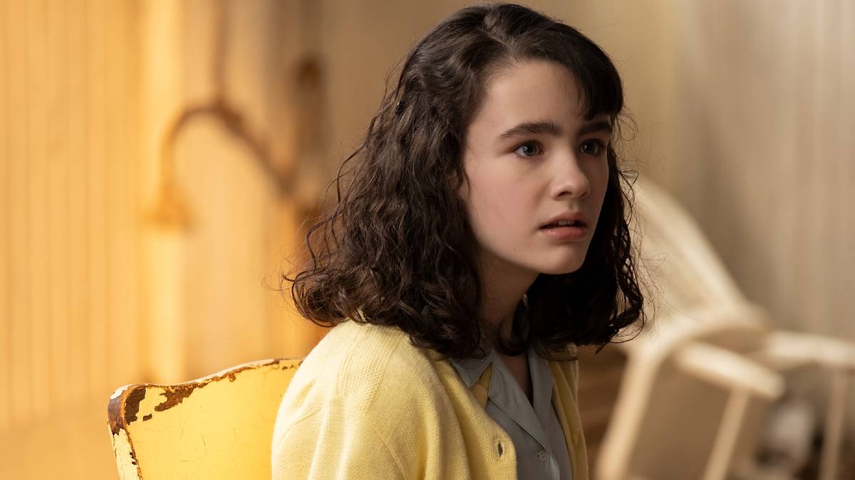 Lilly Bainbridge sits in a chair in the kids' secret hangout in Welcome to Derry Episode 4