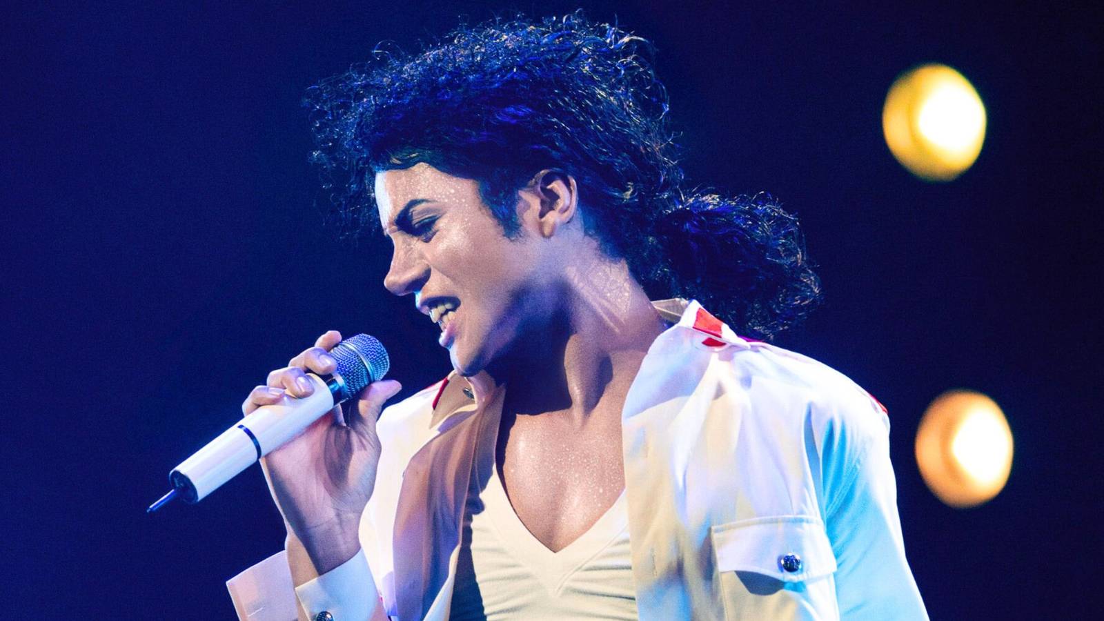 Michael Jackson's Biopic Michael Has Divided Critics & Theaters as It ...