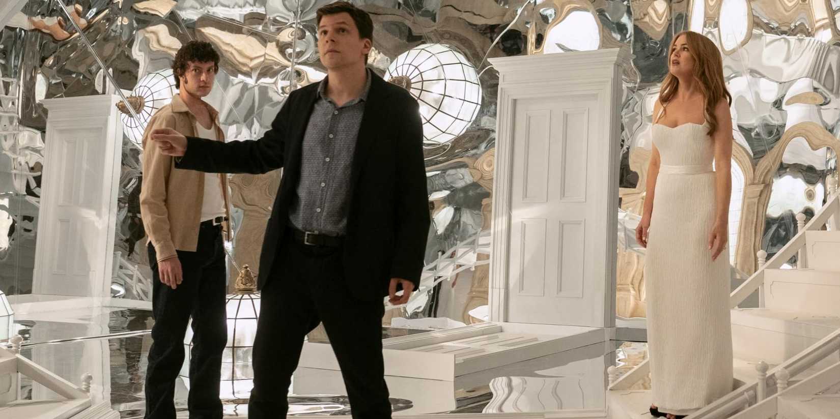 Atlas, Henley and Bosco in Now You See Me, Now You Don't