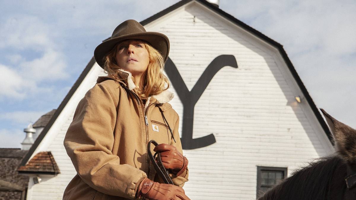 Beth Dutton rides a horse at the ranch in Yellowstone