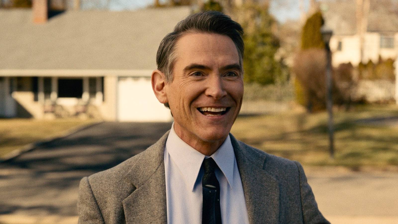 Apple TV's Hello Tomorrow! Is 1 of Streaming's Most Unhinged Gems