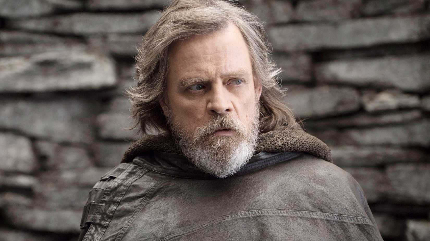 Luke Skywalker (Mark Hamill) looks into the distance in Star Wars: Episode VIII -- The Last Jedi
