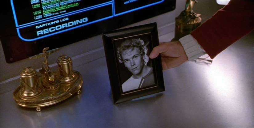 Star Trek: The Mystery of Captain Kirk's...Eyeglasses?!